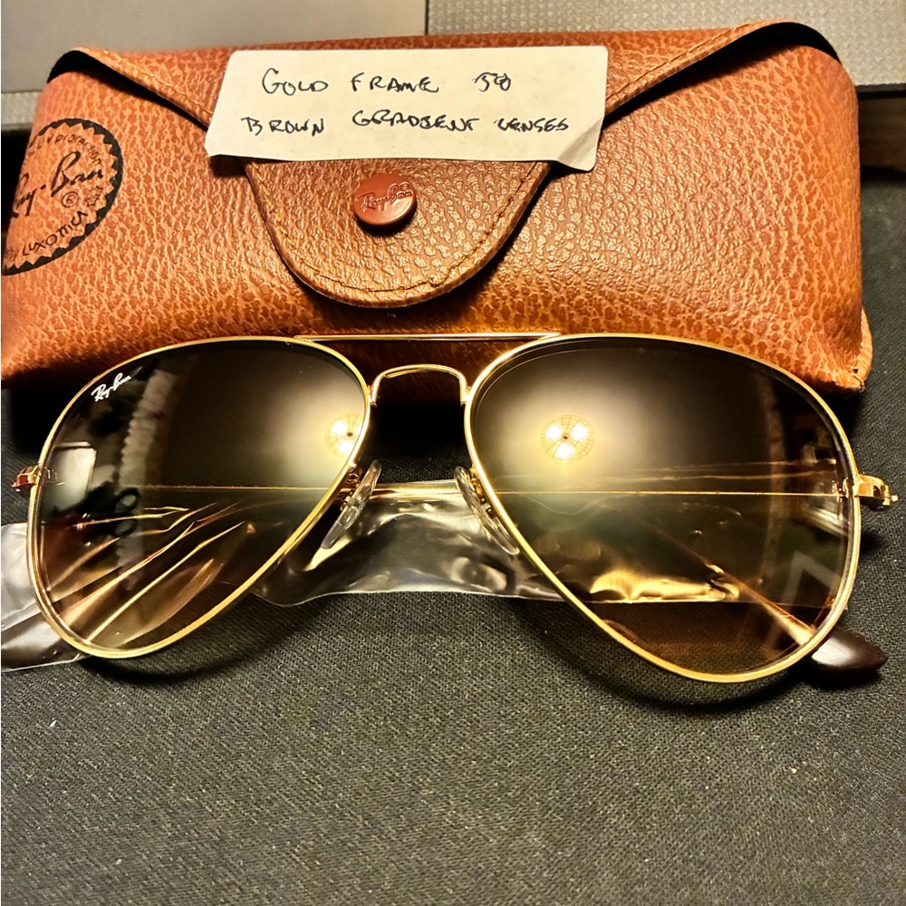 Ray-Ban Gold Aviator Sunglasses with Brown Gradient Lenses RB3025 58mm.